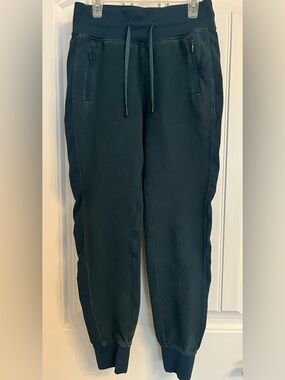Lululemon Joggers in dark Teal/ Turquoise